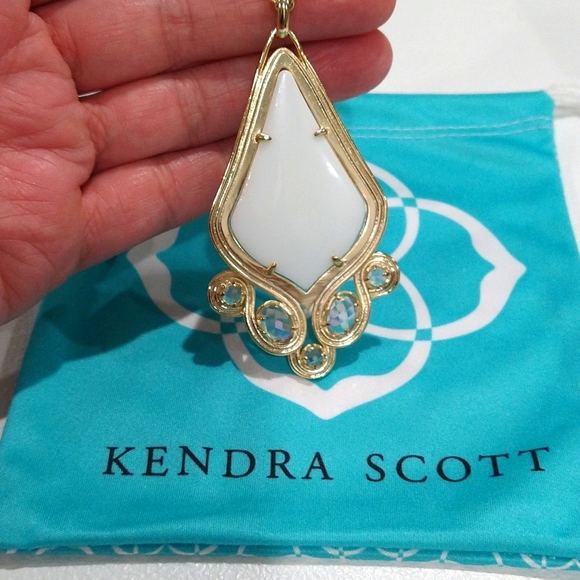 Kendra Scott Teresa Necklace - Picture 1 of 4